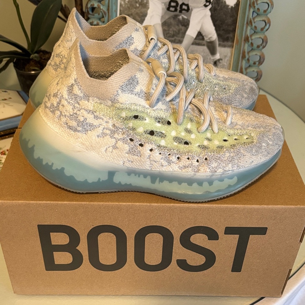 Yeezy Boost 380 (Adidas)